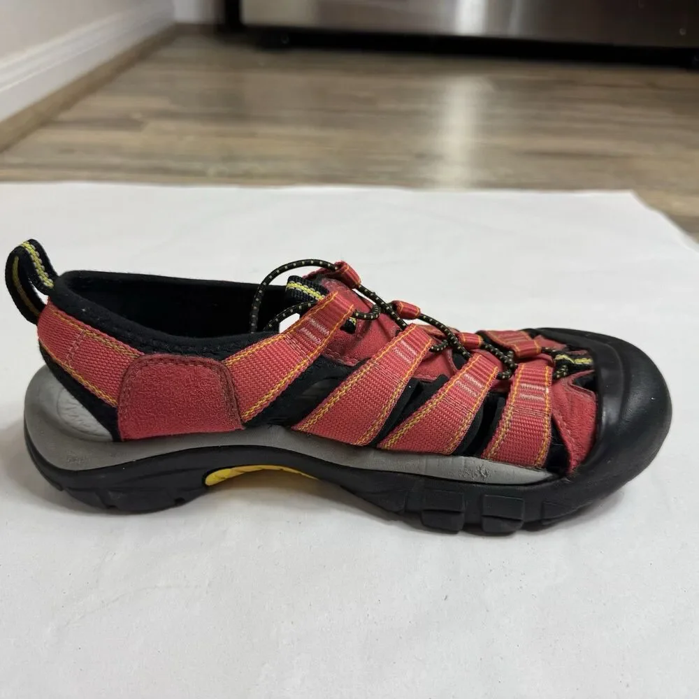 Keen Newport H2 Sandals Shoes Women's 9 Red Casual Comfort Waterproof Hiking
